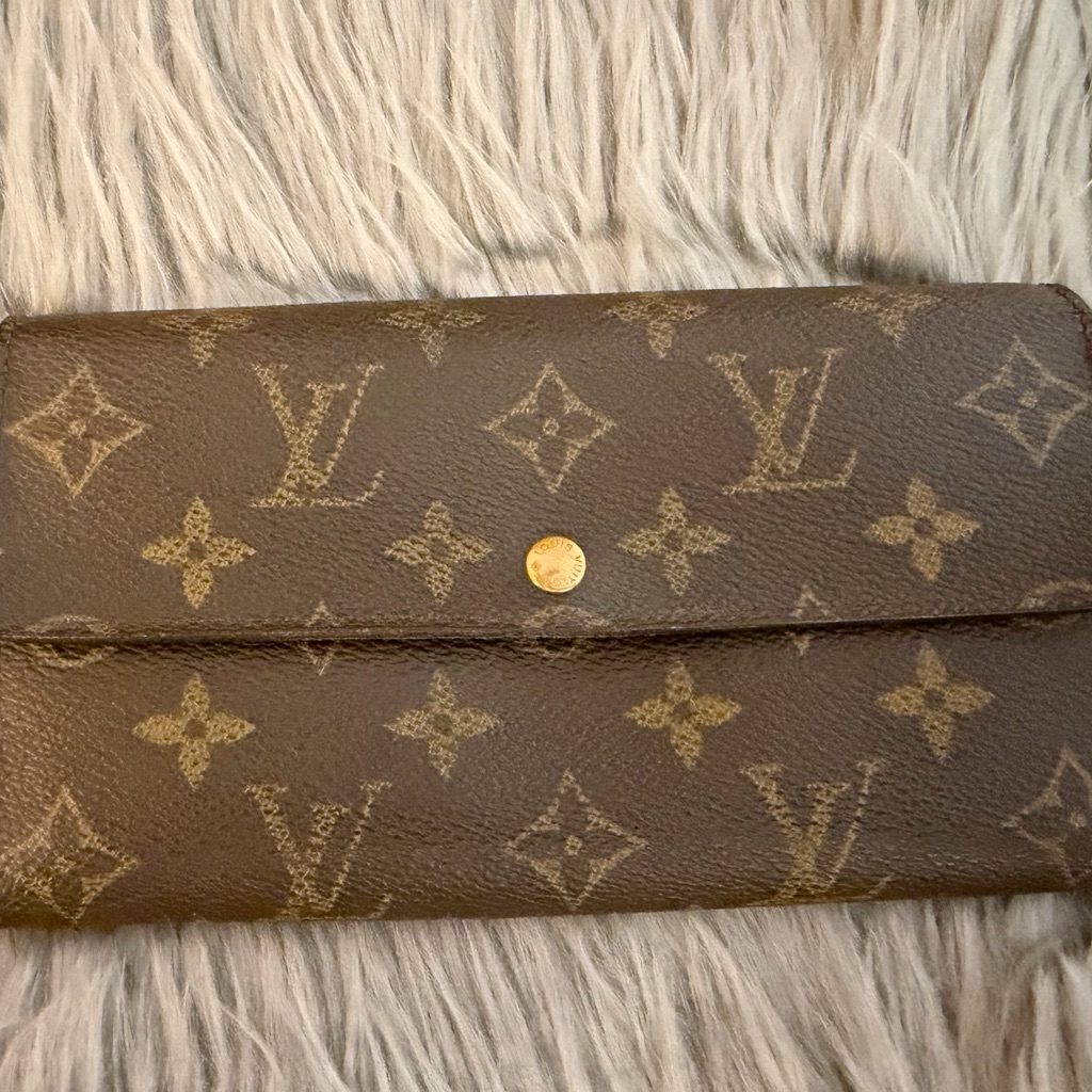 2001 Vintage Louis Vuitton Monogram Sarah Wallet